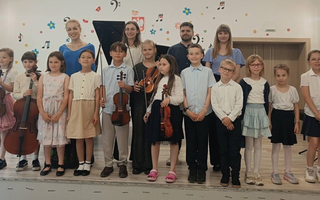 KONCERT UCZNIÓW KLAS PIERWSZYCH I ZERÓWKI